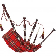 Skotu dūdas, great highland, karaliski sarkanais rūtojums